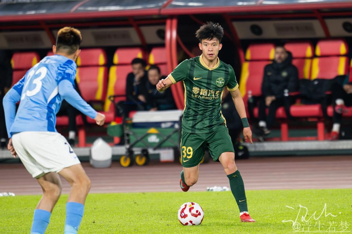 王钰栋梅开二度陶强龙闪耀 浙江4-2击败长春亚泰 王钰栋梅开二度陶强龙闪耀 浙江4-2击败长春亚泰