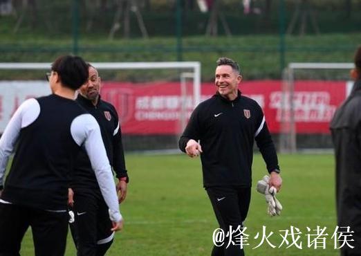 蓉城前外教汉斯:中国足球需耐心与细节并重 蓉城前外教汉斯:中国足球需耐心与细节并重